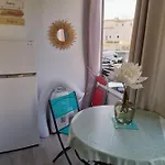 아파트 Avec Loggia 아그